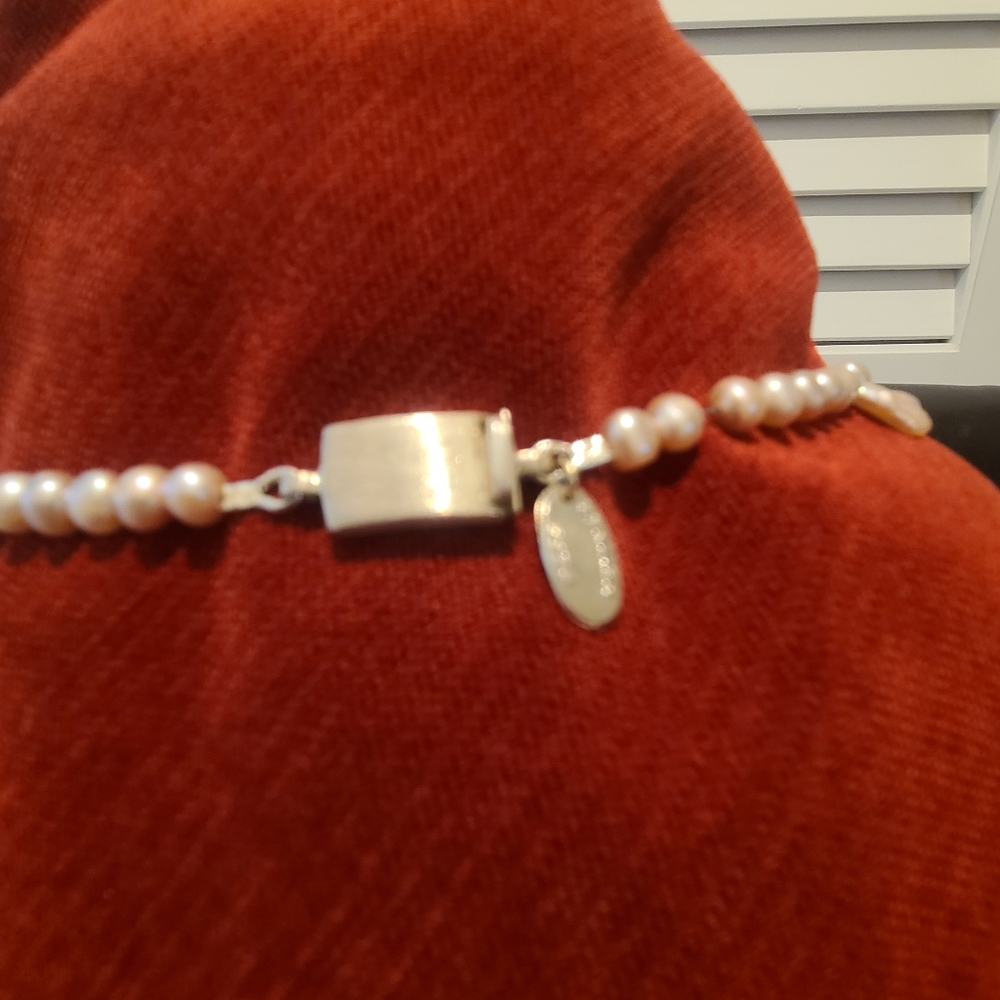 Pink shell and fresh water pearl necklace - Picture 3 of 4